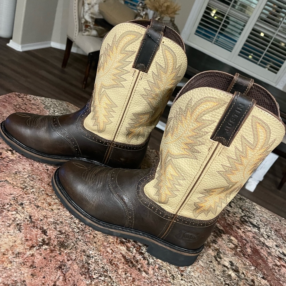 Justin Boots Brown and Cream Men's Cowboy Boots
